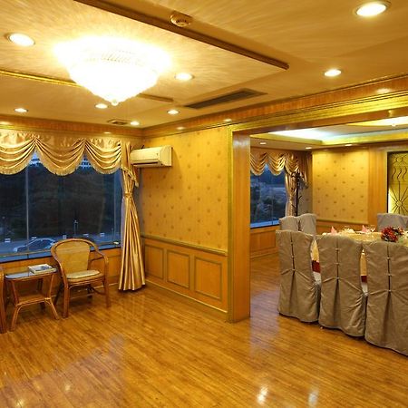 Donghai Grand Hotel Qingdao Esterno foto