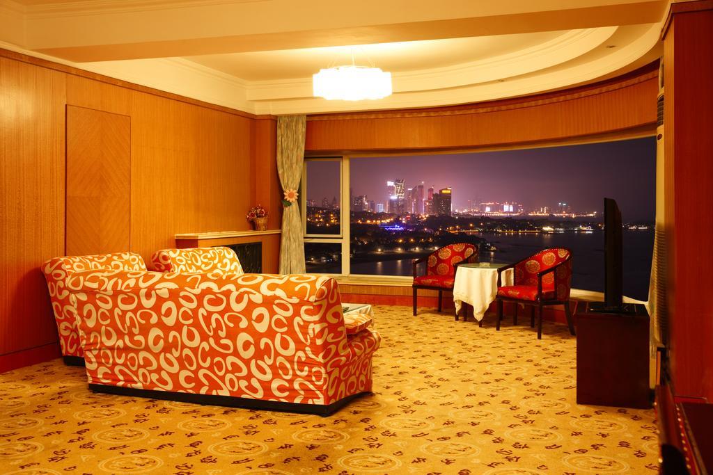 Donghai Grand Hotel Qingdao Esterno foto