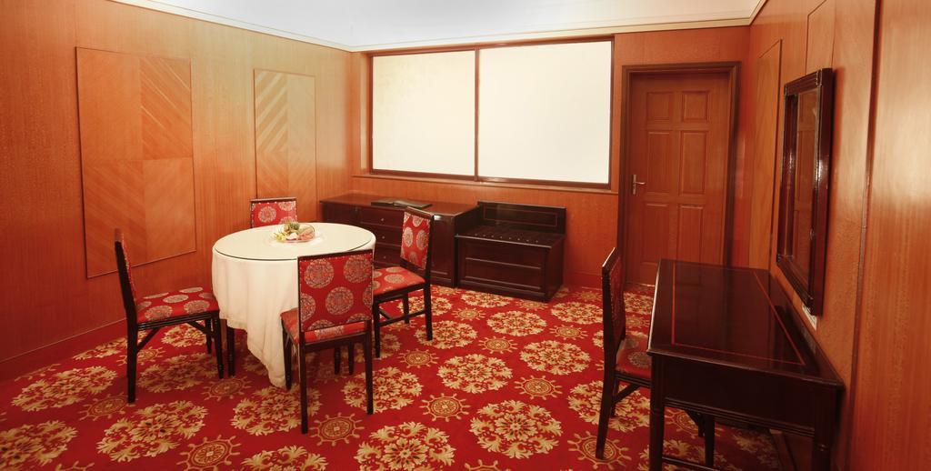 Donghai Grand Hotel Qingdao Esterno foto